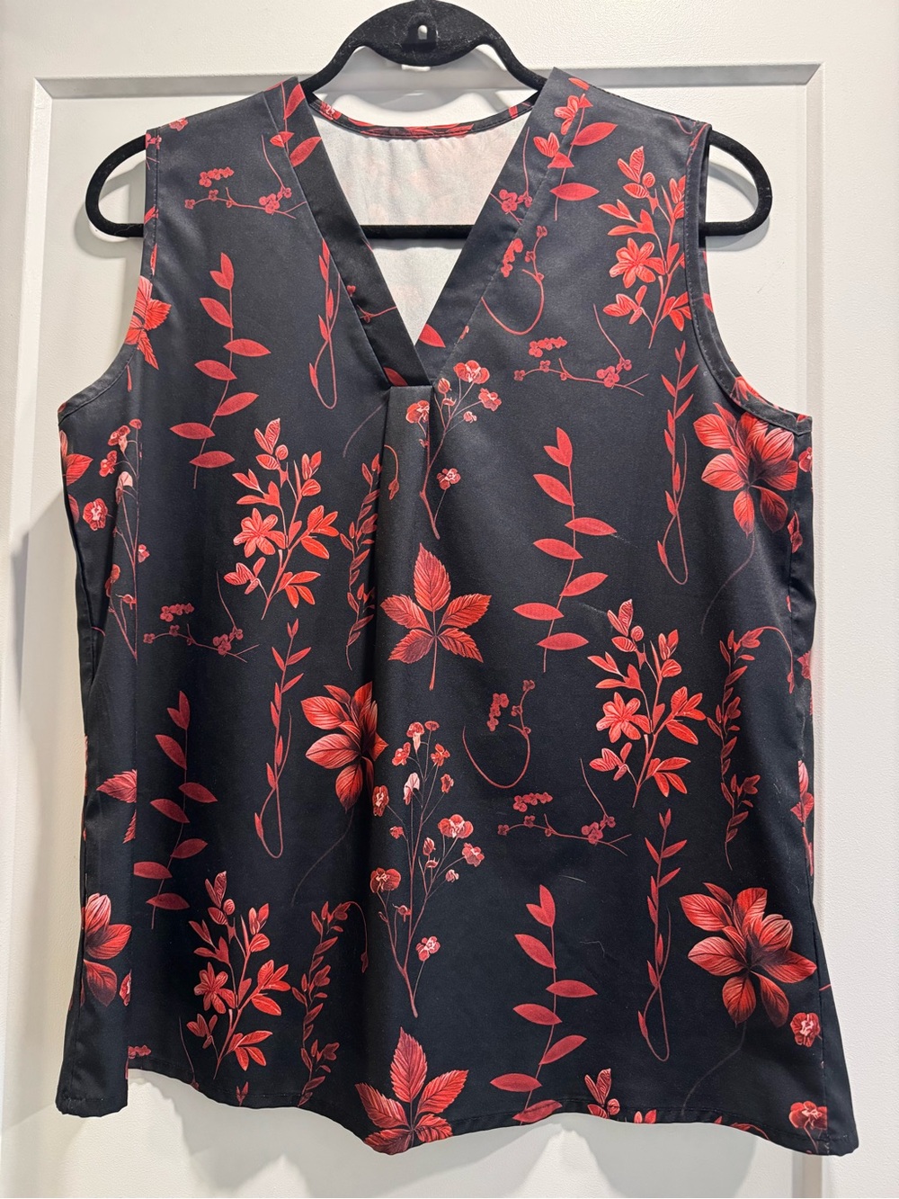 Black & Red Floral V-Neck Sleeveless Top